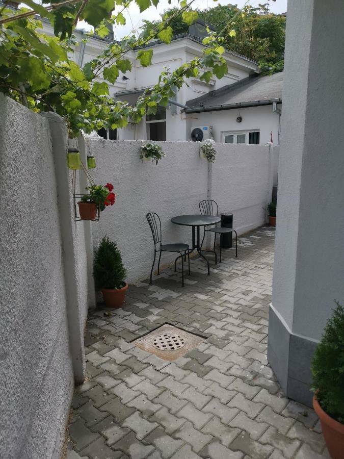 Maison 33 Букурещ Екстериор снимка
